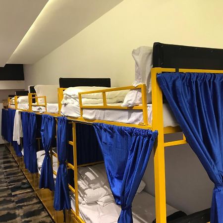 Mango Dormitory Mumbai Exterior photo